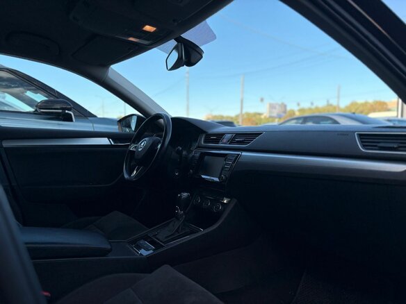 2015 Skoda Superb III, коричневый, 1225000 рублей - вид 12