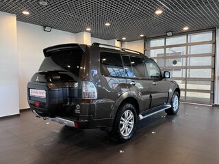 2017 Mitsubishi Pajero IV Рестайлинг 2, коричневый, 3150000 рублей, вид 3