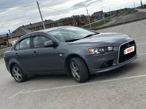 2011 Mitsubishi Lancer X Рестайлинг, серый, 900000 рублей - вид 2
