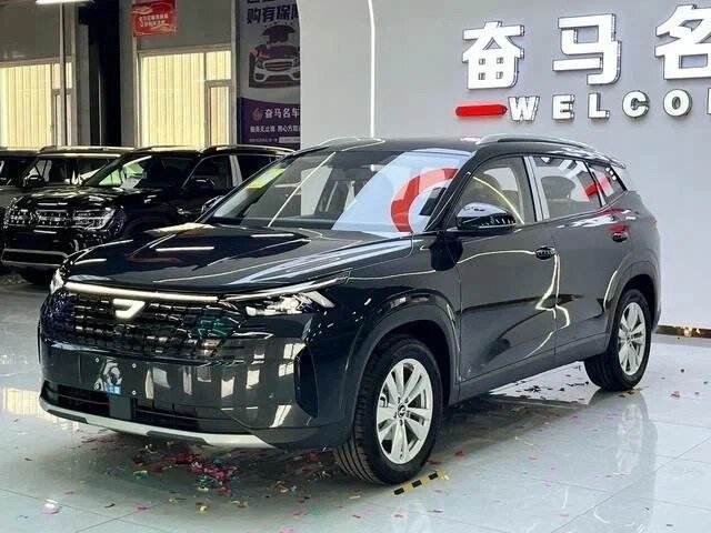 Открыть фотографии: Jetta VS8