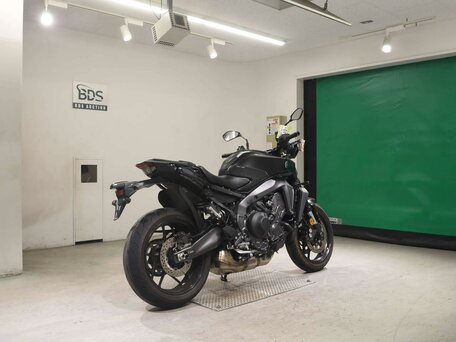 2025 Yamaha MT-09 (FZ-09), чёрный, 1277000 рублей, вид 5