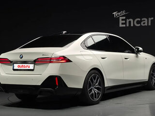2025 BMW 5 серии 520i VIII (G60/G61/G68), белый, 6600000 рублей, вид 3
