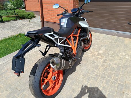 2019 KTM 1290 Super Duke R, чёрный, 1150000 рублей, вид 3