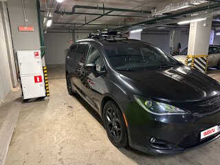 2018 Chrysler Pacifica RU, чёрный, 2970000 рублей, вид 3