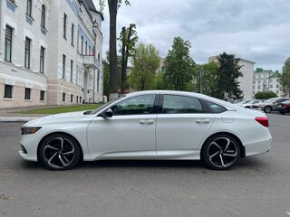 2022 Honda Accord X Рестайлинг, белый, 1999000 рублей, вид 4