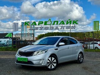 2013 Kia Rio 4-speed III, серебристый, 979000 рублей, вид 2