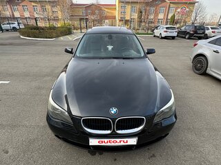 2004 BMW 5 серии 530i V (E60/E61), чёрный, 1550000 рублей, вид 1