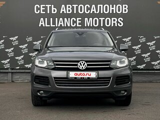 2014 Volkswagen Touareg II, серый, 2345000 рублей, вид 2