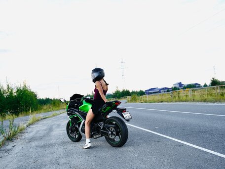 2016 Kawasaki Ninja 400, зелёный, 700000 рублей, вид 4