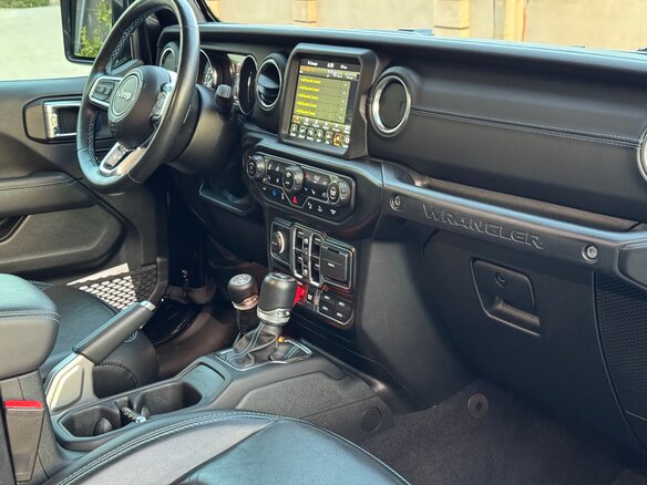 2021 Jeep Wrangler Rubicon IV (JL), чёрный, 7430000 рублей - вид 16