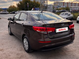 2016 Kia Rio III Рестайлинг, коричневый, 1050000 рублей, вид 4