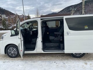 2022 Toyota Granvia II, белый, 6000000 рублей, вид 3