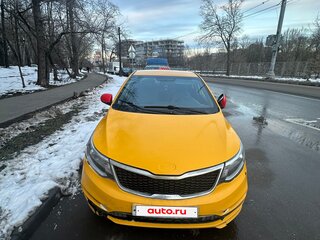 2017 Kia Rio III Рестайлинг, жёлтый, 450000 рублей, вид 1