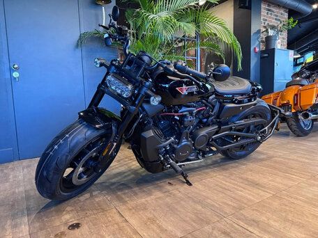 2025 Harley-Davidson Sportster S, чёрный, 2550000 рублей, вид 4