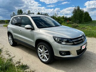 2012 Volkswagen Tiguan I Рестайлинг, серебристый, 1400000 рублей, вид 1