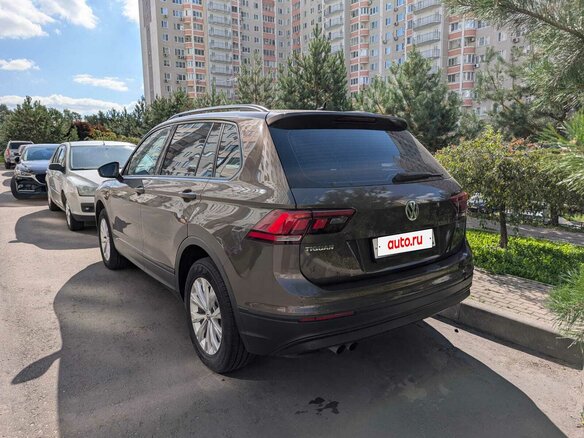 2019 Volkswagen Tiguan II, коричневый, 2150000 рублей - вид 7
