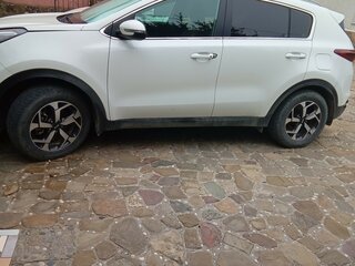 2020 Kia Sportage IV Рестайлинг, белый, 2500000 рублей, вид 2
