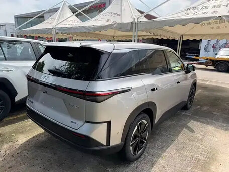 2026 Toyota bZ3X 50 kWh, серый, 2269000 рублей, вид 4