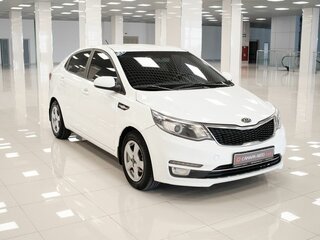 2016 Kia Rio III Рестайлинг, белый, 663000 рублей, вид 3