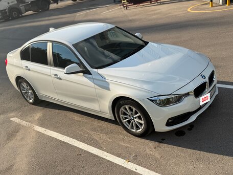 2016 BMW 3 серии 320i VI (F3x) Рестайлинг, белый, 1600000 рублей, вид 3
