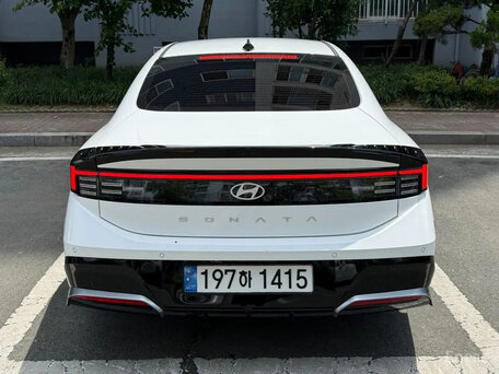 2023 Hyundai Sonata VIII (DN8) Рестайлинг, белый, 2150000 рублей, вид 2