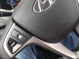 2016 Hyundai Solaris I Рестайлинг, коричневый, 990000 рублей, вид 4