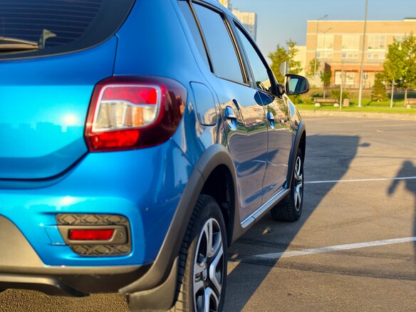 2020 Renault Sandero Stepway II Рестайлинг, синий, 1420000 рублей - вид 17