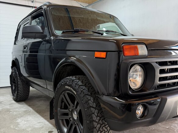 2018 Lada (ВАЗ) 2121 (4x4) Urban I Рестайлинг, чёрный, 625000 рублей