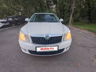 2011 Skoda Octavia II (A5) Рестайлинг, белый, 525000 рублей, вид 1