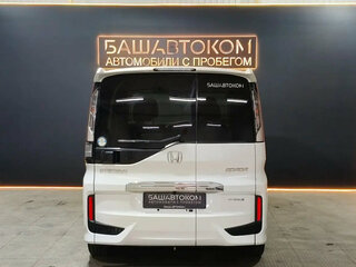 2018 Honda Stepwgn Spada V Рестайлинг, белый, 2240000 рублей, вид 4