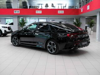 2020 Kia K5 III, чёрный, 2140000 рублей, вид 4