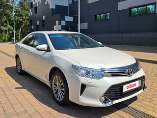 2016 Toyota Camry VII (XV50) Рестайлинг, белый, 1990000 рублей, вид 2