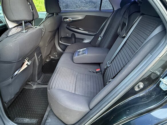 2011 Toyota Corolla X (E140, E150) Рестайлинг, чёрный, 750000 рублей - вид 8