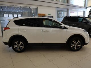 2015 Toyota RAV4 IV (XA40) Рестайлинг, белый, 2500000 рублей, вид 4