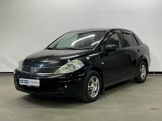 Nissan Tiida I
