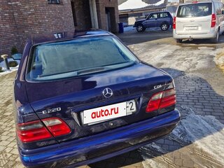 2000 Mercedes-Benz E-Класс 220 II (W210, S210) Рестайлинг, синий, 1050000 рублей, вид 5