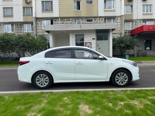 2019 Kia Rio IV, белый, 950000 рублей, вид 2
