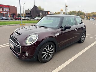 2018 Mini Hatch Cooper S III (F55/F56) Рестайлинг, красный, 2290000 рублей, вид 1