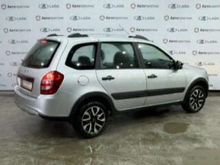 2025 Lada (ВАЗ) Granta Cross I Рестайлинг, серебристый, 1246000 рублей, вид 4