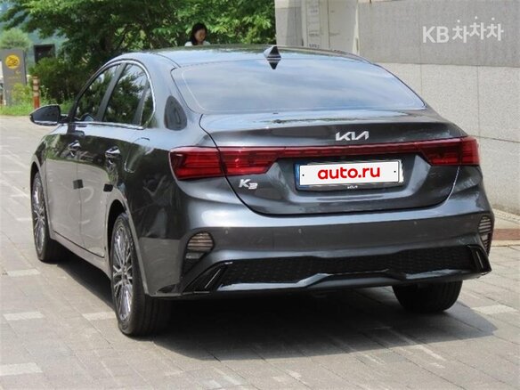 2022 Kia K3 II Рестайлинг, серый - вид 3