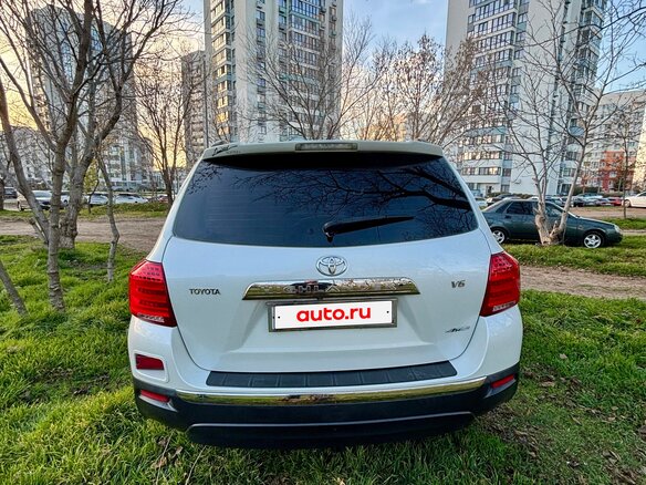 2011 Toyota Highlander II (XU40) Рестайлинг, белый, 2790000 рублей - вид 9