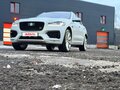2016 Jaguar F-Pace I, белый, 2400000 рублей - вид 3