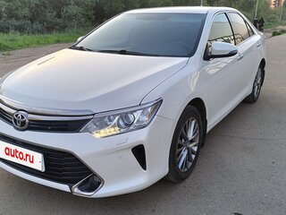 2016 Toyota Camry VII (XV50) Рестайлинг, белый, 2100000 рублей, вид 1