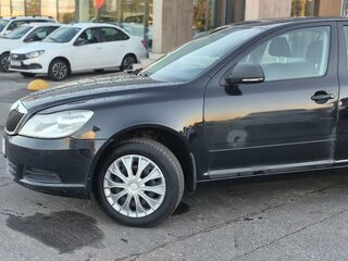 2010 Skoda Octavia II (A5) Рестайлинг, чёрный, 549000 рублей, вид 2
