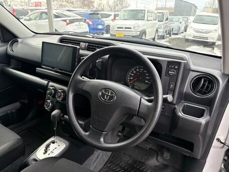2023 Toyota Probox I Рестайлинг, серебристый, 1070000 рублей, вид 5