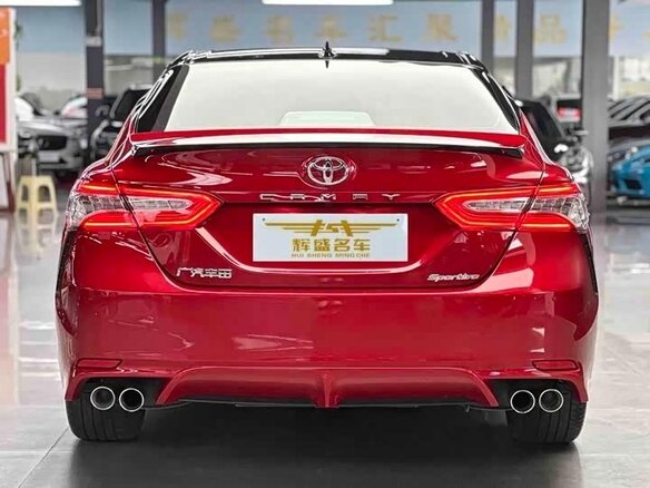 2021 Toyota Camry VIII (XV70), красный - вид 2