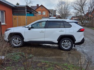 2020 Toyota RAV4 V (XA50), белый, 3050000 рублей, вид 4