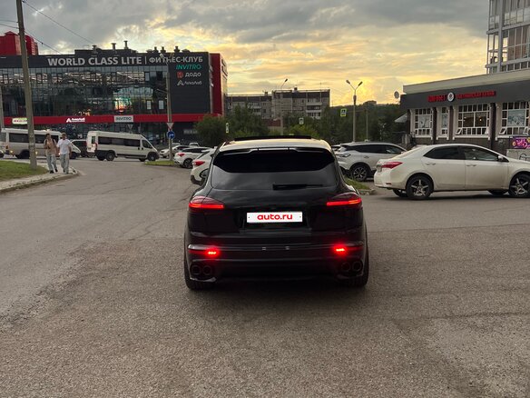 2016 Porsche Cayenne Turbo S II Рестайлинг (958), чёрный, 5900000 рублей - вид 8