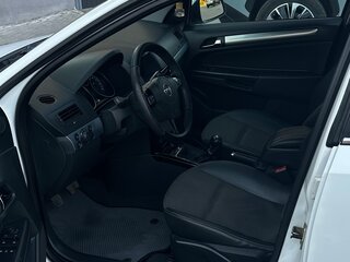 2010 Opel Astra H Рестайлинг, белый, 580000 рублей, вид 4