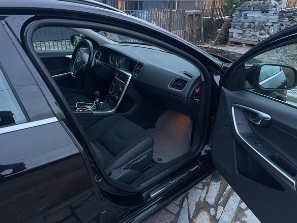 2011 Volvo V60 I, чёрный, 898000 рублей - вид 7